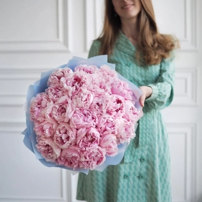 Букет нежно-розовых пионов сорта Сара Бернар Букет нежно-розовых пионов сорта Сара Бернар