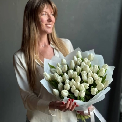 Монобукет белых тюльпанов сорта Антарктика Монобукет белых тюльпанов сорта Антарктика