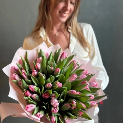 Букет розовых тюльпанов сорта Династия Букет розовых тюльпанов сорта Династия
