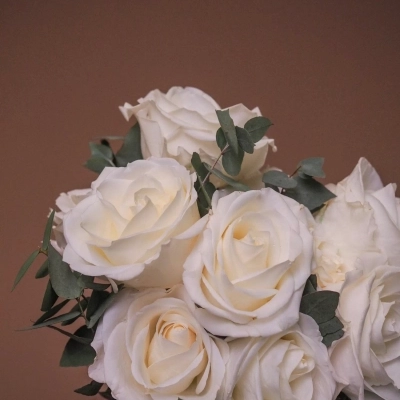 Букет невесты с белыми розами Букет невесты с белыми розами
