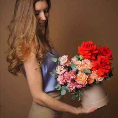 Композиция в коробке "Горячо люблю" Композиция в коробке "Горячо люблю"