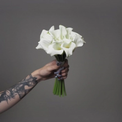 Букет невесты из белых калл Букет невесты из белых калл