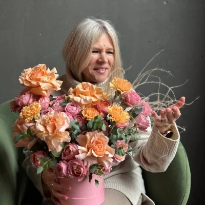 Персиковая композиция "Мамино сияние" Персиковая композиция "Мамино сияние"