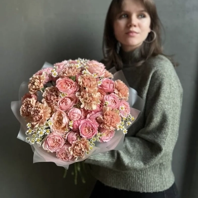 Трио-букет с персиковыми пионовидными розами "Карамельное кружево" Трио-букет с персиковыми пионовидными розами "Карамельное кружево"