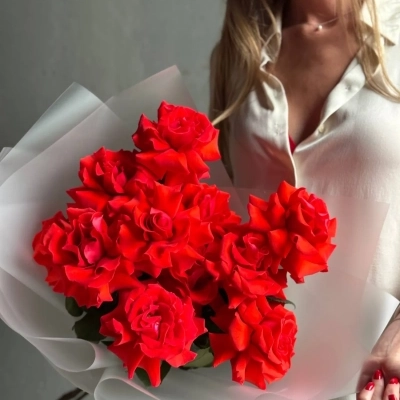 Эффектный букет из роз сорта Nina Эффектный букет из роз сорта Nina